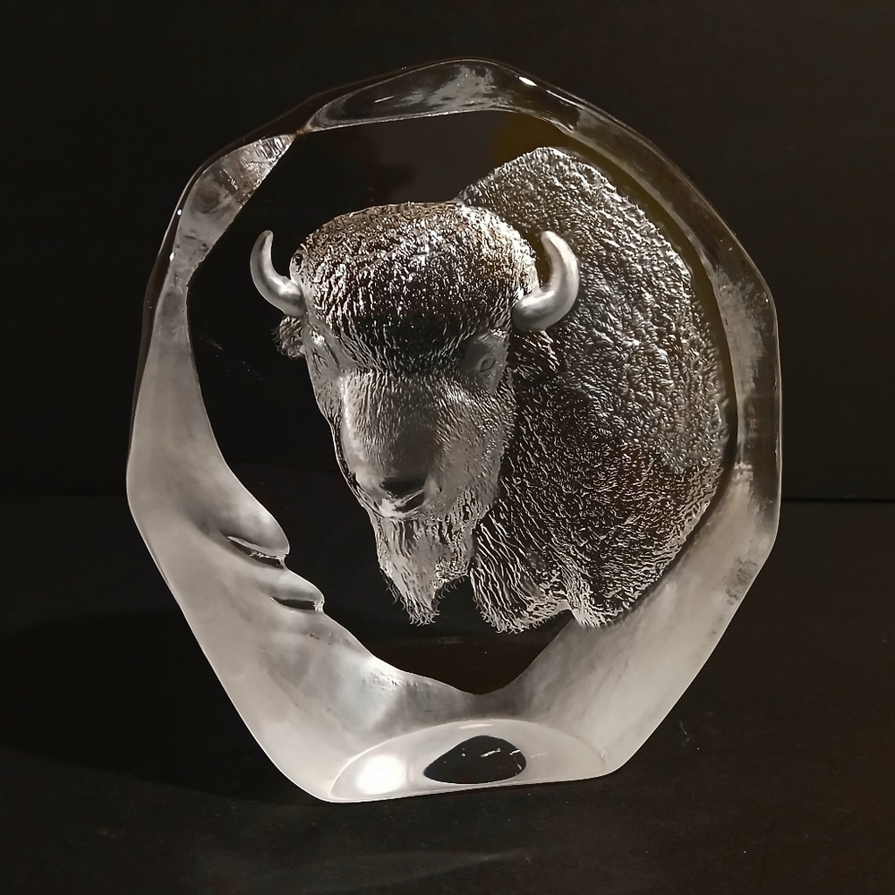 Mats Jonasson Sweden Crystal 3535 Buffalo North America Exclusive